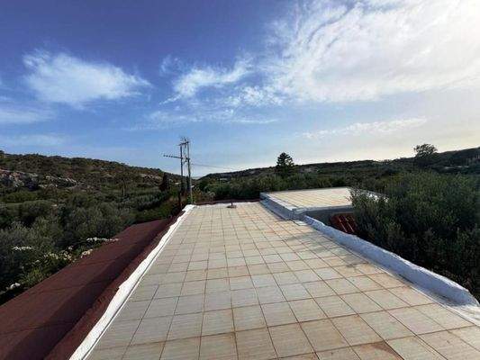 Südostkreta, Pilalimata: Steinhaus mit schönem Garten in Strandnähe zu verkaufen