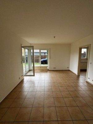 Wohnzimmer mit Ausgang zur Terrasse