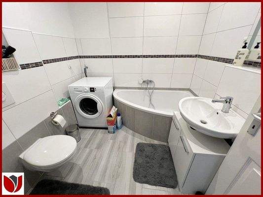 Dusch-Wannenbad, Wohnung 18