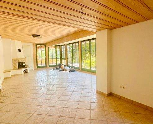 Wohn- und Esszimmer .jpeg