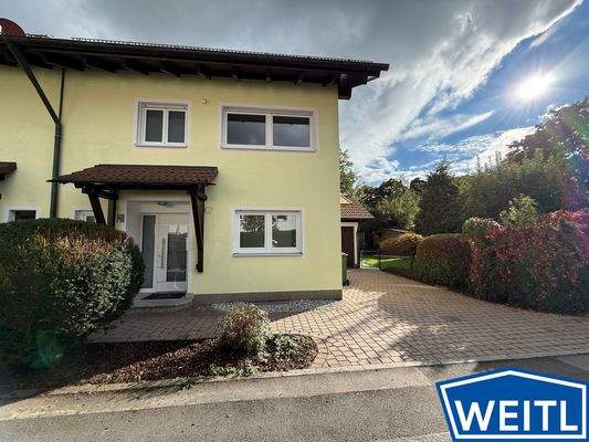 Ansicht Haus, Einfahrt, Garten