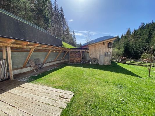 Garten und Gerätehaus/Werkstatt