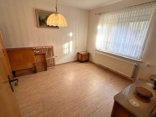 Gäste- oder Bürozimmer (EG)