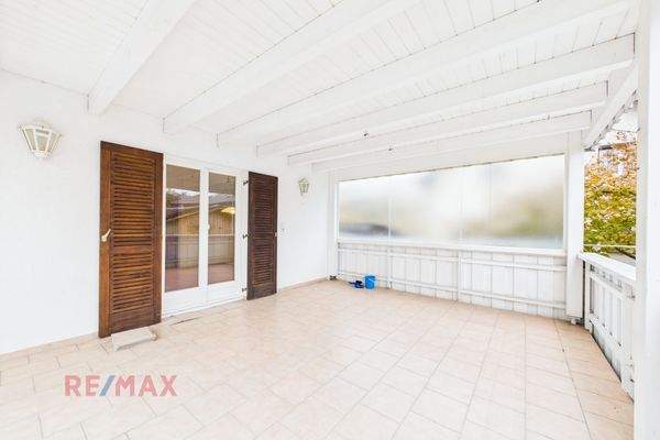 überdachte Terrasse