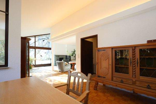 Geräumiges helles Wohn/Esszimmer