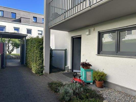 Hauseingang u Wohnung u Garten