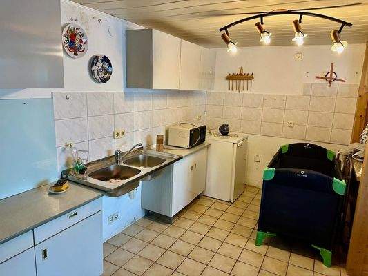 Keller Küche und Wohnbereich (5)