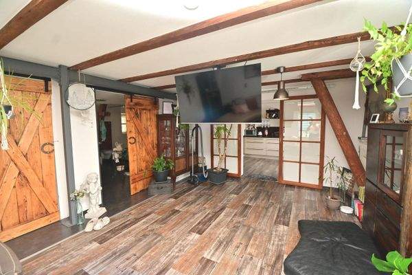 gemütliches Wohnen mit Sichtgebälk  (Wohnung: OG im Nebengebäude)