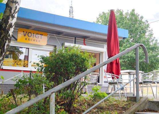 Kaffee und Kuchen genießen