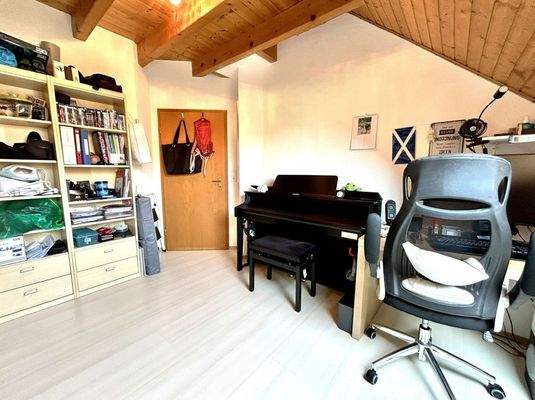 Büro / Kinderzimmer