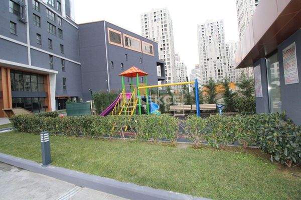 Apartments 100 Meters from the E-5 Highway in Esenyurt