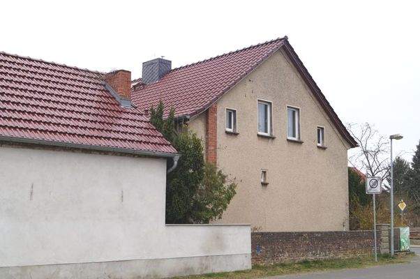 Hausgiebelseite Nebenstraße