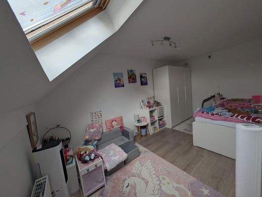 DG - Schlaf-, Kinderzimmer 1