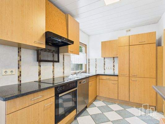 CAM02839G0-PR0332-STILL009