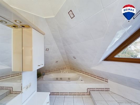 RE:MAX Immobilien DeLux badezimmer 3