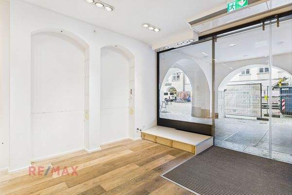 Verkaufsfläche/Eingang