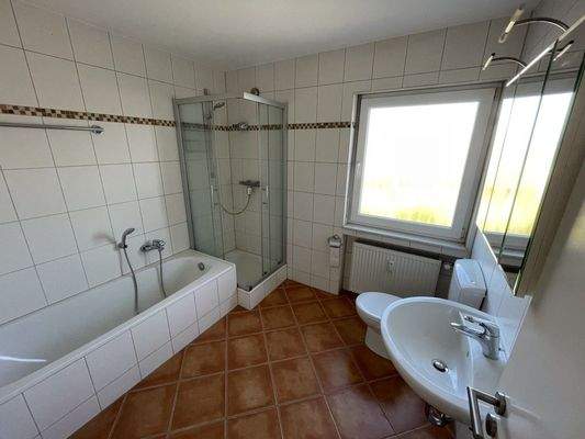 Wohnung-Rödgen-Bärner-Straße-24-50031-004-WE04-Bad