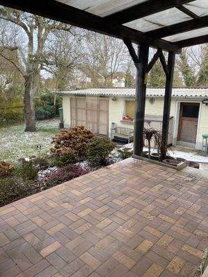 Überdachte Terrasse EG. 