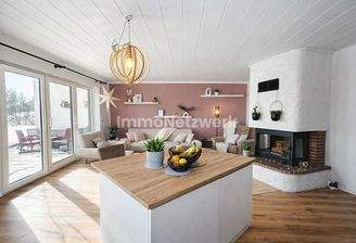 Wohzimmer Ansicht Kamin und Es