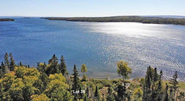 Cape Breton - Bras d`Or Lake - Tolles See-Ufergrun