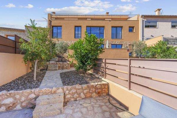 moderna-casa-de-pueblo-con-piscina-en-biniamar