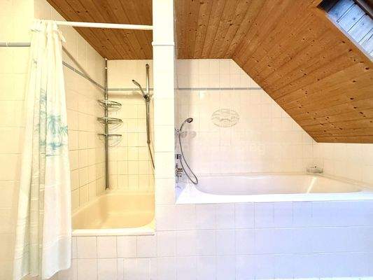 Bad Dachgeschoss 