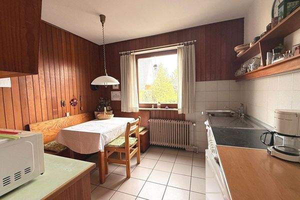 Küche mit Essplatz neu