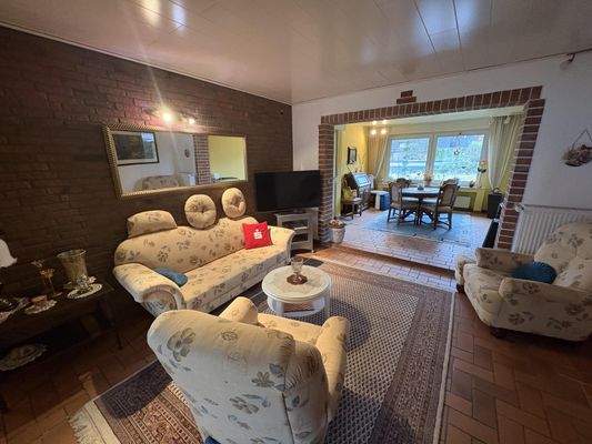 Wohnzimmer + Essbereich