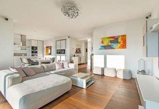 Modernes Design, hochwertige Ausstattung