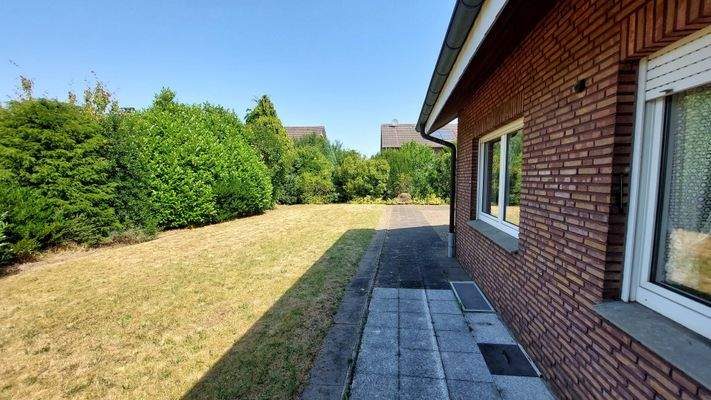 großzügiger Garten