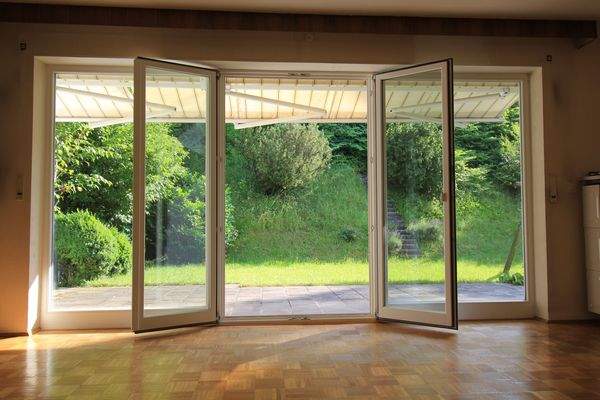 EG Wohnzimmer-Blick Garten