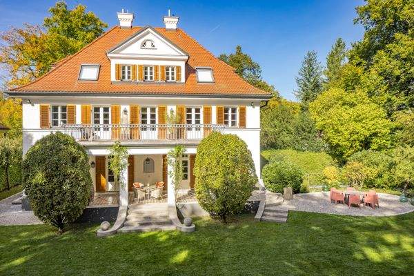 Repräsentative Altbau-Villa mit 9 Zimmern