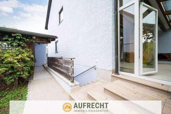 Zugang zum Keller Gartenseite 