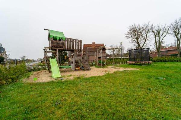 Außenansicht + Garten