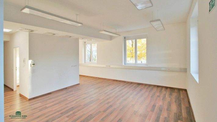 Büroetage in modernem Stadthaus in Salzburg-Nonntal - Provisionsfrei für den Mieter - Immobilienkanzlei Alexander Kurz