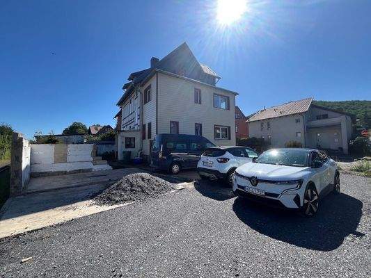 004020156800_302_350_0210202503024216