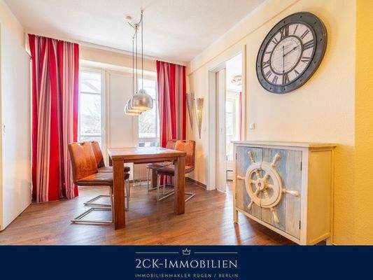 Essplatz mit Balkonzugang