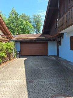 Eingangsbereich - Garagenvorplatz.jpg