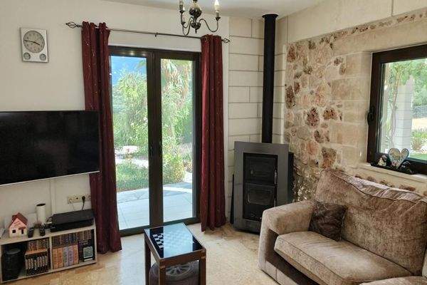 Kreta, Pemonia: Ruhiges und weitläufiges Anwesen zu verkaufen