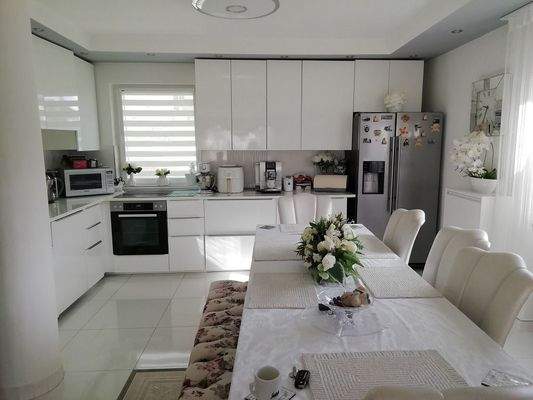 EG-Küche_mit_Essplatz_Ansicht_1