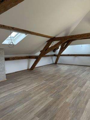 Geräumiges Loftbüro