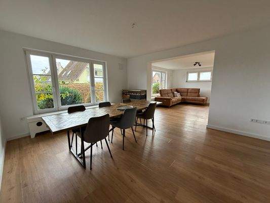 Wohn- und Esszimmer.jpeg