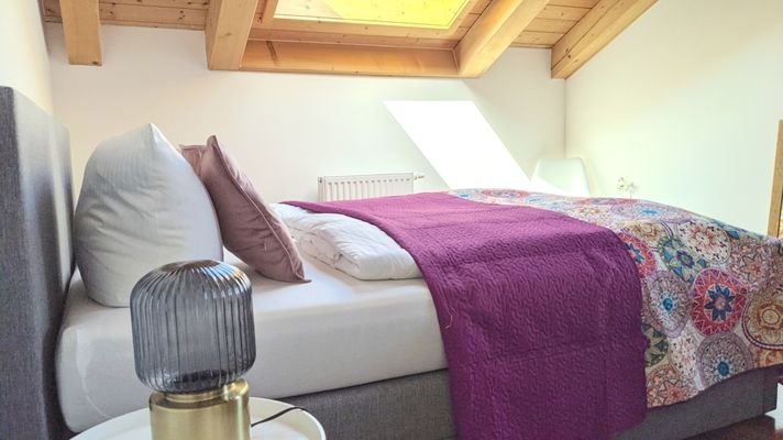 Schlafzimmer 1