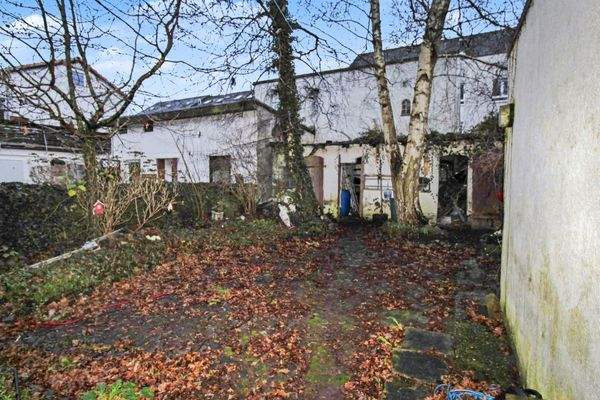 Hofbereich mit Schuppen