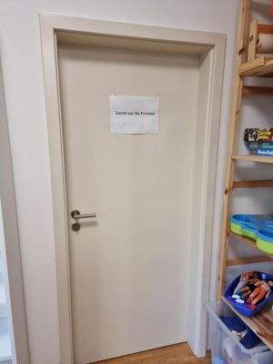 zum Abstell-/ Lagerraum