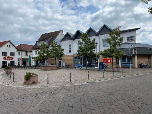 Marktplatz unmittelbar am Objekt 