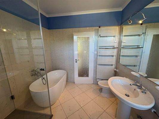 Dusch- und Wannenbad