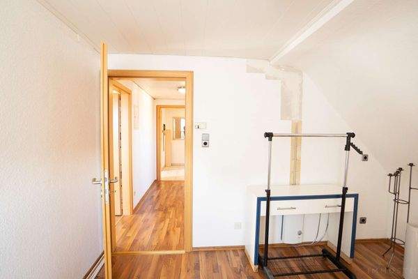 Zimmer bzw. Küche DG