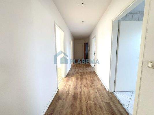 153.04-Flur Ansicht 2