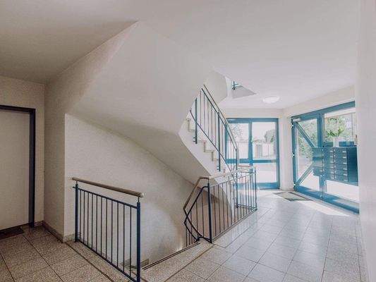 Hausflur MFH mit 14 WE